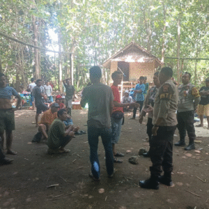 Polsek Plampang Bubarkan Aksi Sabung Ayam di Desa Pemasar