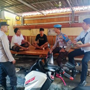 Cegah Gangguan Kamtibmas, Polsek Kediri Lakukan Patroli Humanis