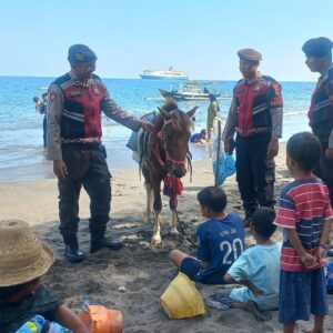 Kehadiran Polisi di Pantai Cemara Ciptakan Rasa Aman bagi Wisatawan