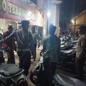 Jaga Keamanan Wisata Malam, Polsek Kediri Sasar Area Rawan Banyumulek