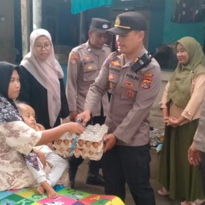 Sinergi Polisi dan Masyarakat Lombok Barat Perangi Stunting dengan Telur