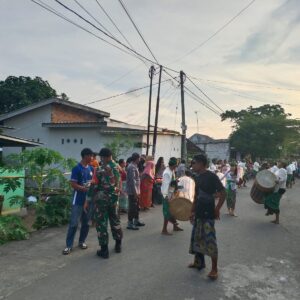 Polri Jamin Keamanan Tradisi Nyongkolan di Lembar: Sinergi TNI-Polri Ciptakan Kondusifitas