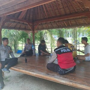 Patroli Humanis Polsek Sekotong Wujudkan Wisata Aman