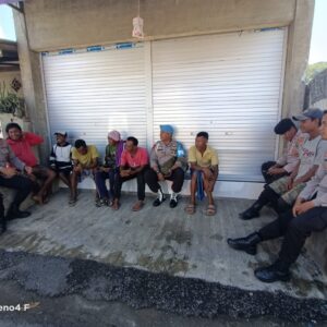 Polsek Asakota Gelar Jum’at Curhat Bersama Warga Tolotongga, Kelurahan Ule