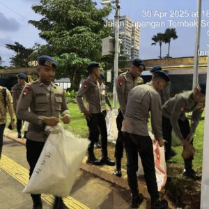 Brimob Polda Metro Sisir Sejumlah Titik Sekitar Komplek DPR/MPR