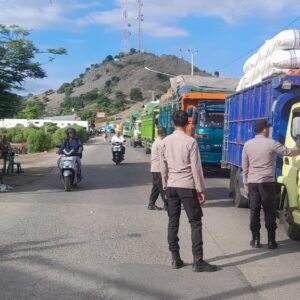 Polsek KP3 Tano Laksanakan KRYD di Pelabuhan Poto Tano, Perketat Pengawasan Cegah Gangguan Kamtibmas