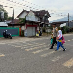 Demi Keselamatan Siswa, Ini yang Dilakukan Polsek Taliwang