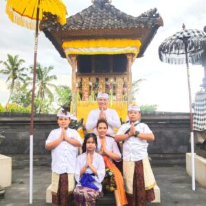 Makna Hari Raya Kuningan dalam Menumbuhkan Kesadaran Spiritual di Era Milenial Oleh Dr. I Dewa Nyoman Agung Wijaya