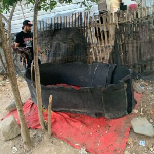 Dua Ekor Ayam dan Gelanggang Disita Tim Opsnal Polsek Rasbar Saat Penggerebekan Judi Sabung Ayam