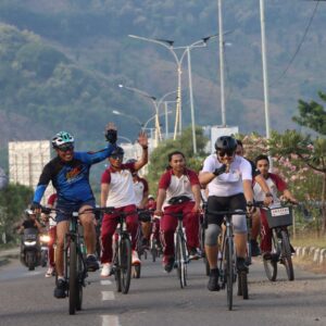 Jaga Kesehatan dan Keakraban, Kapolres Bima Kota Gowes Bersama PJU dan Personel