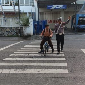 Sat Lantas Polres Bima Kota Laksanakan Strong Point Pagi, Antisipasi Kemacetan dan Laka Lantas