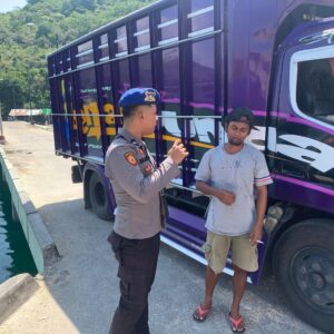 Sat Polairud Polres Dompu Amankan Bongkar Muat Jagung di Pelabuhan Soro, Fokus Cegah Tindak Kriminal