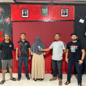 Kuasai Handphone Hasil Curian, Seorang IRT Diamankan Tim Opsnal Polsek Rasbar