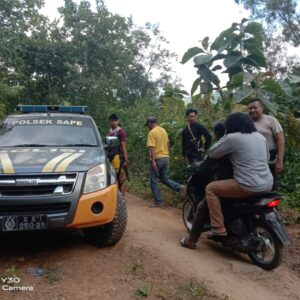 Respon Cepat Personel Polsek Sape Tindaklanjuti Laporan Judi Sabung Ayam