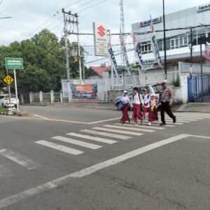 Personel Sat Lantas Polres Bima Kota Laksanakan Gatur Pagi untuk Wujudkan Kamseltibcar Lantas