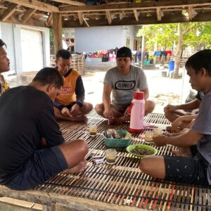 Bhabinkamtibmas Desa Tua Nanga Beri Pemahaman kepada Warga agar Terhindar dari TPPO