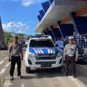 Satlantas Polres Bima Kota Kawal Rombongan Calon Jamaah Haji Menuju Bandara Sultan Salahudin
