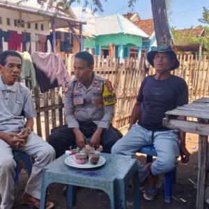 Bhabinkamtimas Polsek Bolo Imbau Pantau Pergaulan Anak-anak Warga Ucapkan Terimakasih