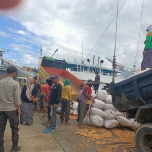 Polsek Kawasan Pelabuhan Laut Bima Laksanakan Patroli Rutin di Areal Dermaga