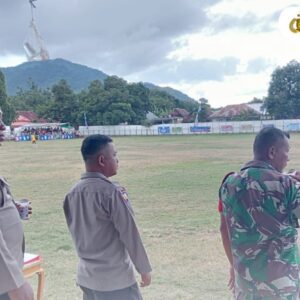 Berikan Rasa Aman, Polsek Langgudu Laksanakan Pengamanan Turnamen Sepakbola Karumbu Cup IV