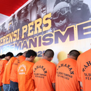 POLDA RIAU KONFERENSI PERS PENGUNGKAPAN KASUS PREMANISME/KEJAHATAN JALANAN HASIL OPERASI PEKAT LANCANG KUNING 2025