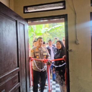 Polisi di Bandung ‘Patungan’, Biayai Perbaikan Rumah Warga Korban Gempa