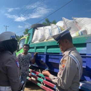 Peduli Keselamatan, Sat Lantas Bima Kota Sosialisasikan Bahaya Muatan Berlebih (Overload)