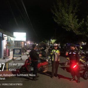 Pengamanan Ketat Polres Sumbawa Iringi Keberangkatan Calon Haji Kloter 12 Kab. Sumbawa 1446 H/ 2025 M.