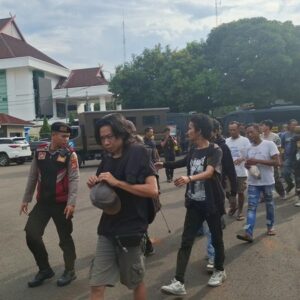 Polisi Tangkap 23 Preman Berkedok Jukir Liar di Bogor, Sita Uang Pungli dan Miras