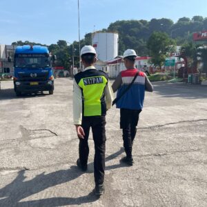 Unit Pam Obvit Sat Samapta Polres Bima Kota Laksanakan Pengamanan dan Patroli di Objek Vital PT Pertamina Patra Niaga Integrated Terminal Bima