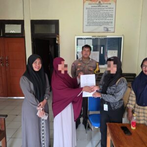 Bhabinkamtibmas Desa Sekongkang Atas Lakukan Problem Solving, Mediasi Perselisihan Warga Berjalan Kondusif