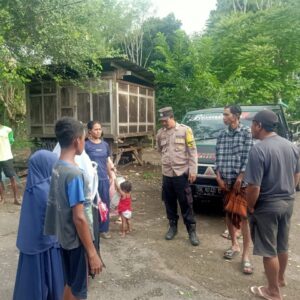 Bhabinkamtibmas Desa Rasabou Berikan Pembinaan dan Ajak Warga Dukung Program Ketahanan Pangan