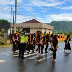 Ciptakan Rasa Aman, Polsek Seteluk Gelar Patroli Rawan Siang di Depan Sekolah
