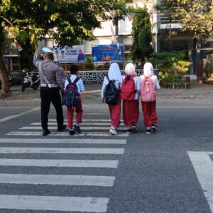 Satlantas Polres Bima Kota Laksanakan Kegiatan Rawan Pagi, Lancarkan Arus Lalin dan Cegah Laka Lantas