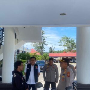 Tindak Pidana Premanisme Pemerasan dan Pembakaran, Kapolres Pohuwato Serahkan bantuan Sepeda Motor Pada Korban