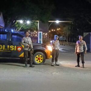 Patroli Blue Light Polsek Rasanae Barat Berikan Rasa Aman dan Nyaman kepada Masyarakat