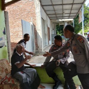 Sat Binmas Polres Bima Kota Laksanakan Kegiatan Cooling System dan Himbauan Kamtibmas di Rabangodu Selatan