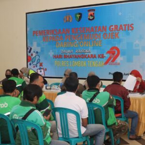 Jelang Hari Bhayangkara Ke-79, ‎Polres Loteng Gelar Pemeriksaan Kesehatan Gratis Pengemudi Ojek.