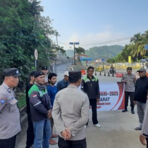 Pelabuhan Lembar Aman, Polres Lombok Barat Lakukan Pembinaan Ojek