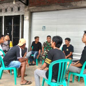 Bhabinkamtibmas Desa Sawe Himbau Warga Jaga Kondusifitas dan Awasi Anak