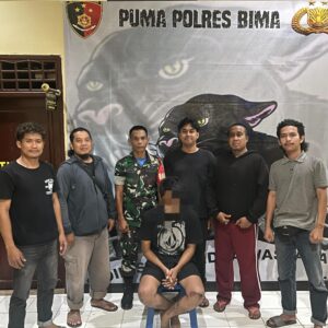 Aksi Heroik Satreskrim Polres Bima Berhasil Mengevakuasi Terduga Pelaku Penganiayaan di Desa Ragi