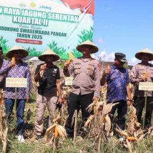 Kapolres Dompu Pimpin Panen Raya Jagung Serentak Kuartal II dan Zoom Meeting Bersama Presiden RI