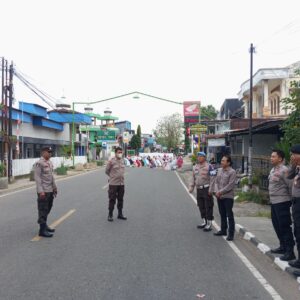 Polres Sumbawa Amankan Kegiatan Sholat Berjamaah Dalam Perayaan Hari Raya Idul Adha 1446H/2025M