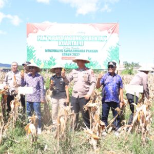Polres Dompu Laksanakan Panen Raya Kuartal II dan Terhubung dalam Zoom Meeting dengan Presiden RI