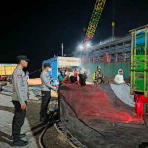 Polsek Kawasan Pelabuhan Laut Bima Laksanakan Patroli Rutin dan Himbauan Kamtibmas di Area Dermaga