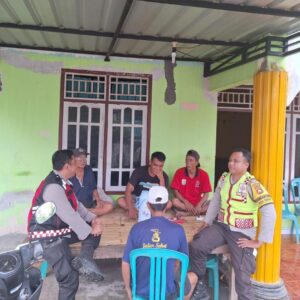 Gencar Patroli Dialogis untuk Kamtibmas, Polsek Seteluk Sasar Perkampungan Warga