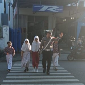 Sat Lantas Polres Bima Kota Laksanakan Rawan Pagi, Atur Lalu Lintas Cegah Kemacetan dan Laka Lantas