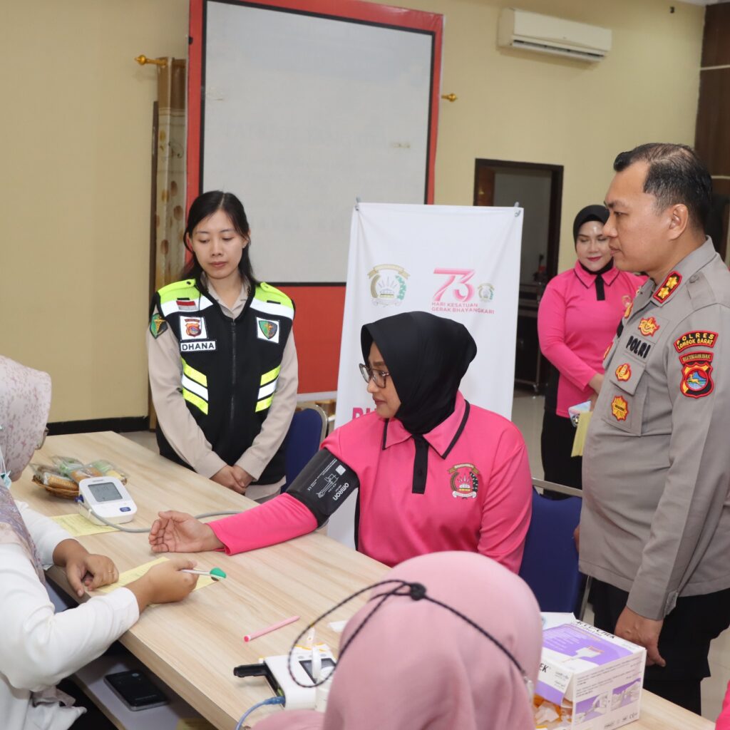 Layanan Kesehatan Gratis Polres Lombok Barat Disambut Antusias Masyarakat
