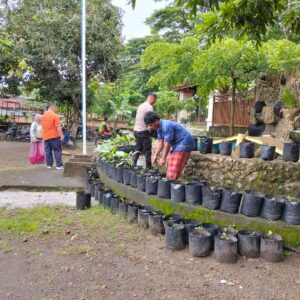 Polres Loteng Dukung Penuh Pekarangan Lahan Bergizi Milik Warga di Desa Labulia.