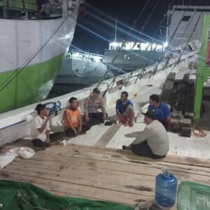 Antisipasi Premanisme, Polsek Kawasan Pelabuhan Laut Bima Gelar Patroli Malam Rutin